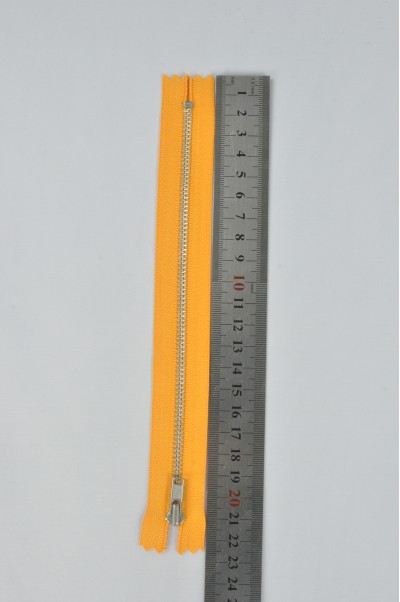 ZIP076  1號拉鏈  銀白色單頭拉鏈   密尾金屬拉鏈 不設單獨拉鍊訂購 45度照